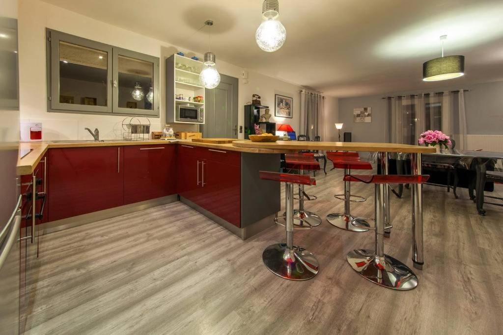 Pour Des Vacances Idylliques Pres De La Cite ! Villa